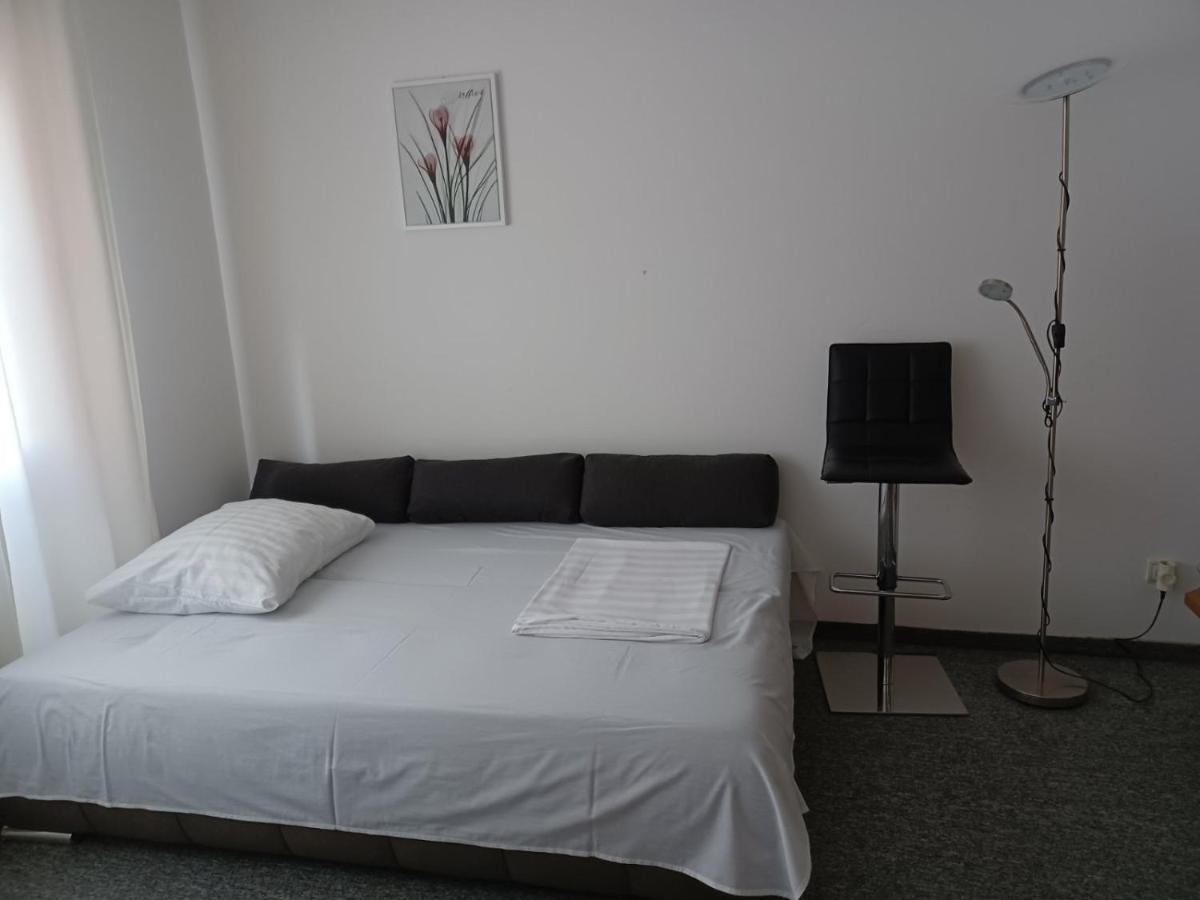 Walk Apartment Вуковар Экстерьер фото